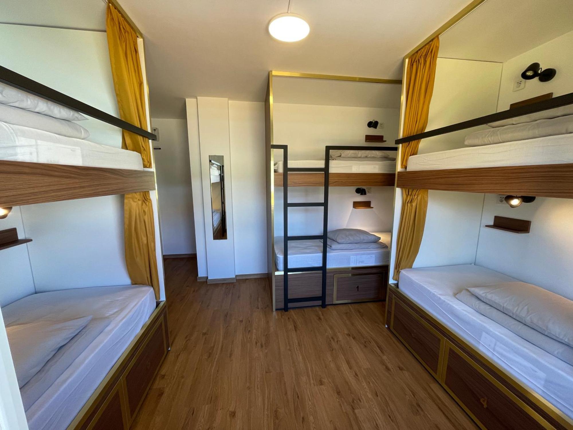 33 Hostel 巴勒尔 外观 照片