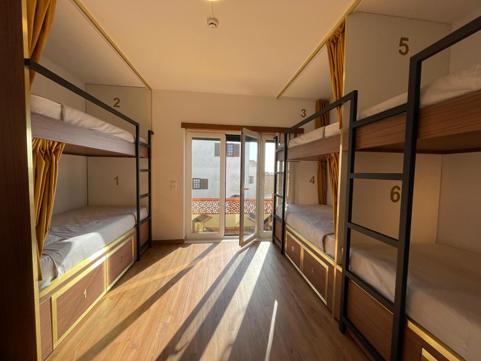 33 Hostel 巴勒尔 外观 照片